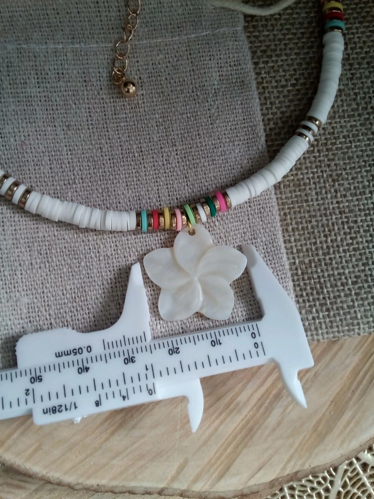 Collier bohème fleur de nacre blanche naturelle – photo 3